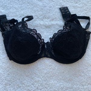 Victoria’s Secret Lace Bra 36D ❤️❤️